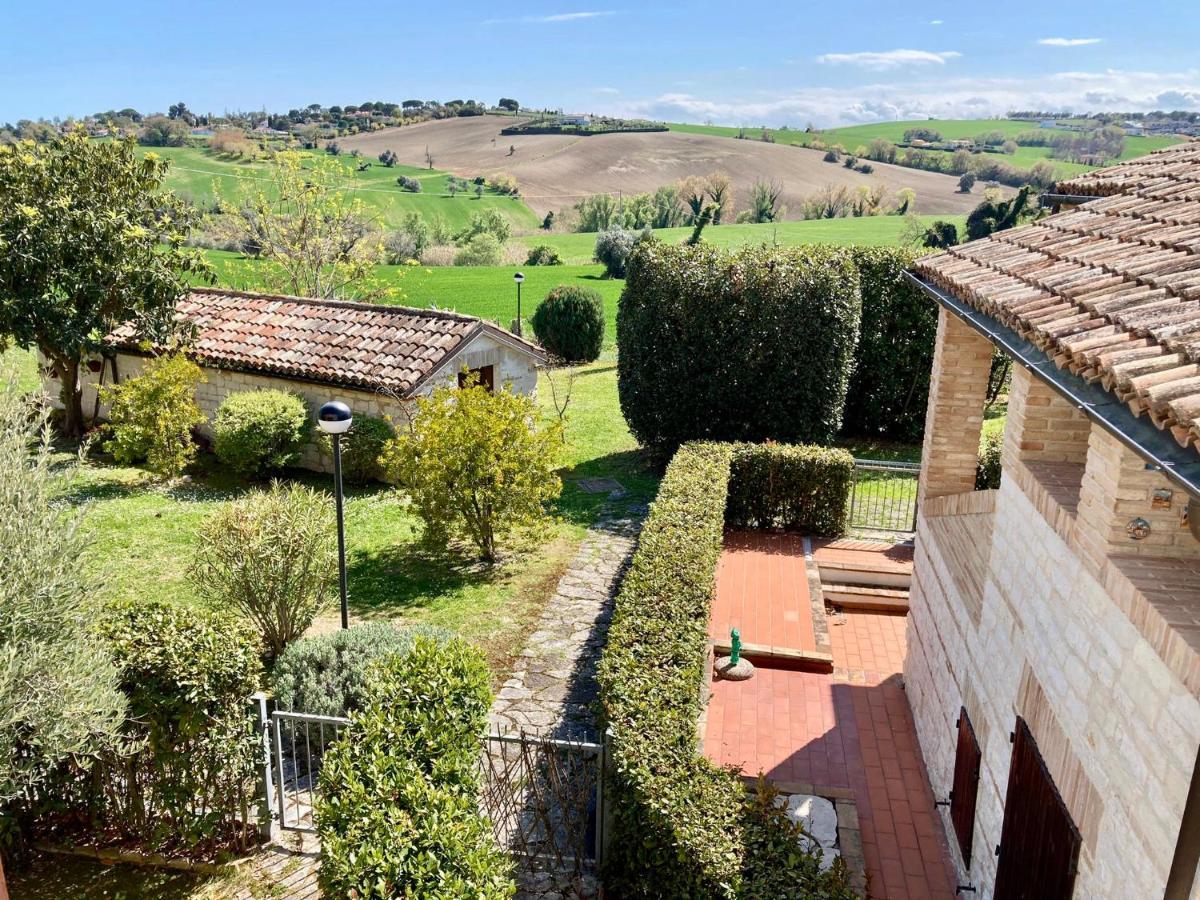 S214 - Sirolo, Trilocale Con Giardino In Zona Tranquilla Apartamento Exterior foto