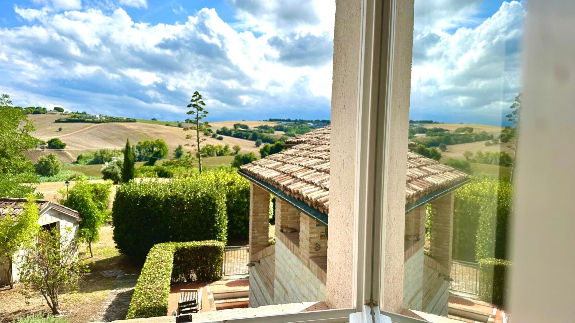 S214 - Sirolo, Trilocale Con Giardino In Zona Tranquilla Apartamento Exterior foto