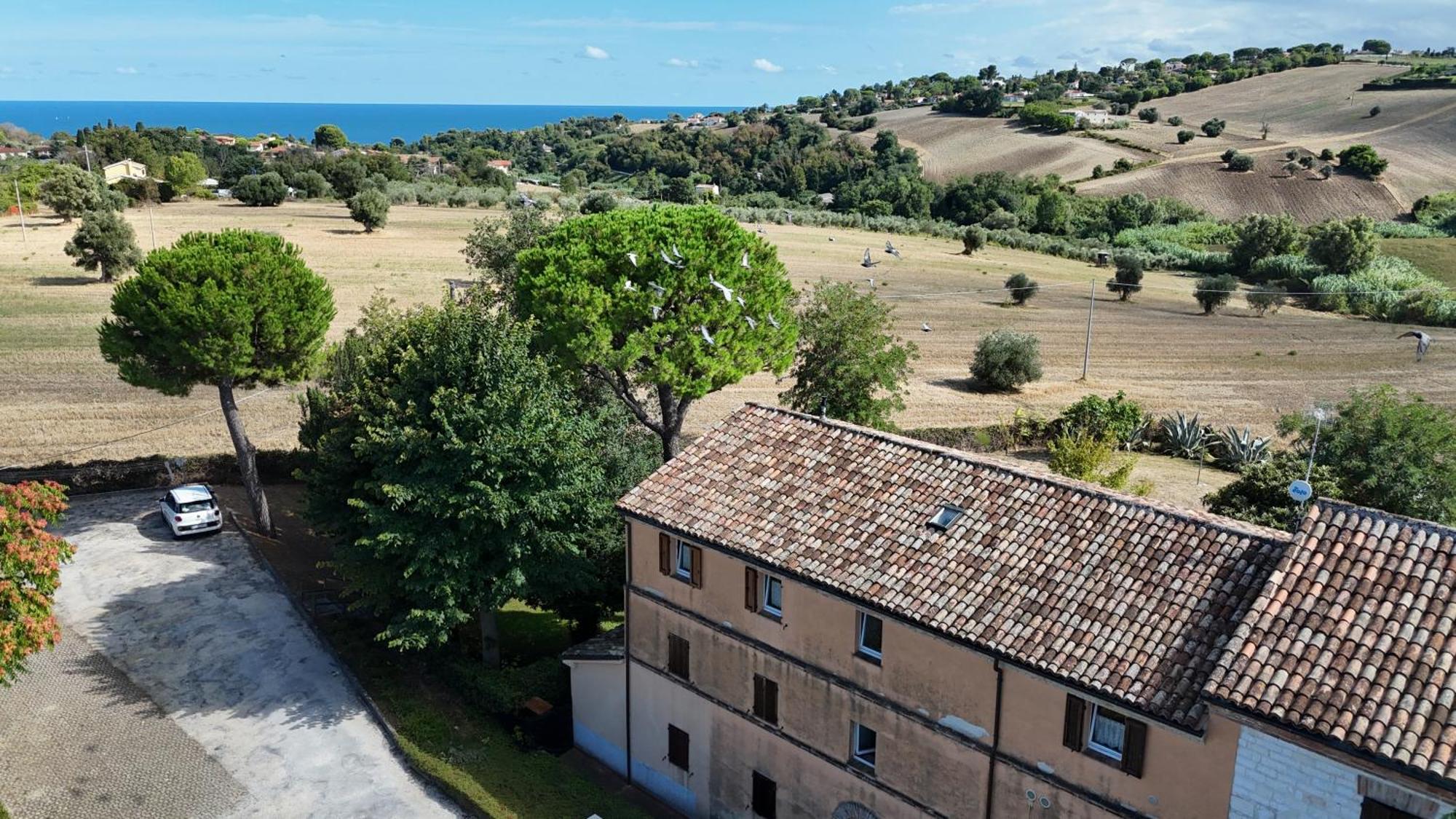 S214 - Sirolo, Trilocale Con Giardino In Zona Tranquilla Apartamento Exterior foto